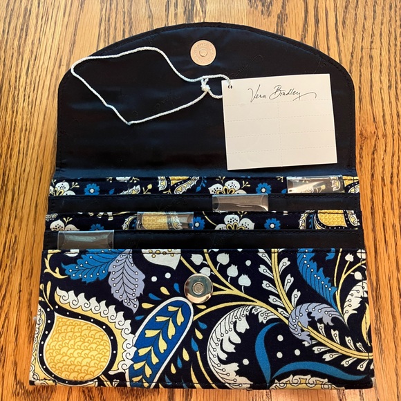 Vera Bradley Ellie Blue Rare and Retired Organizer NWOT - Picture 3 of 5